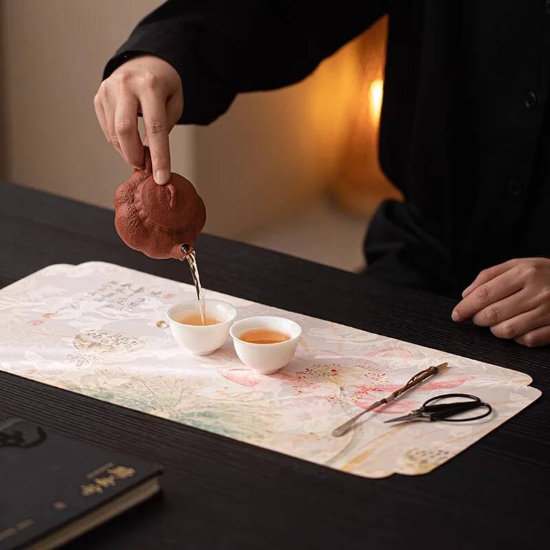 سجادة شاي صينية من الحرير الأخ - مراجعة Bamboo Tea Tray وسعره