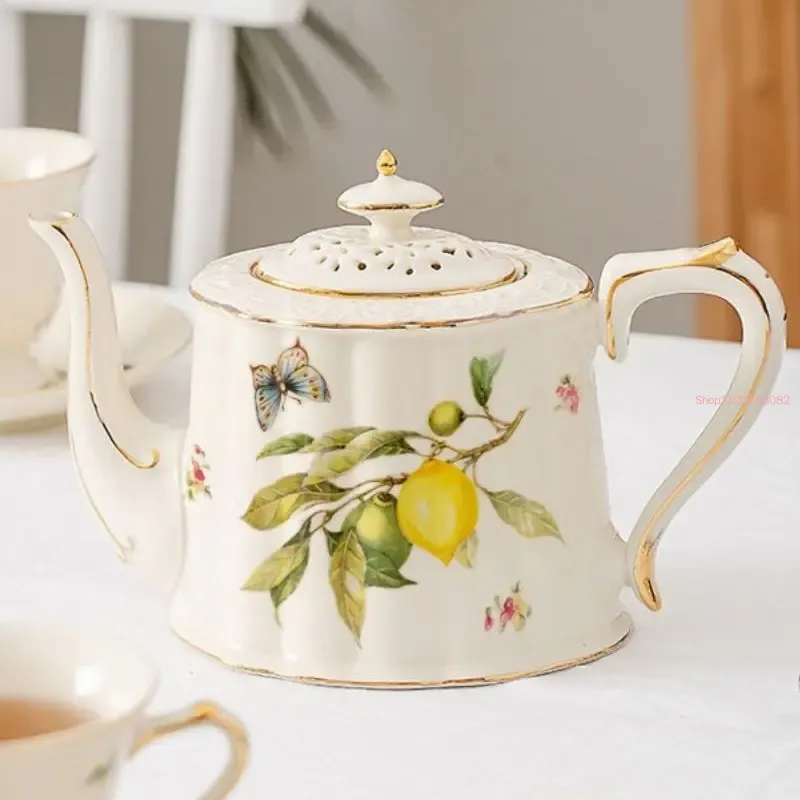 كوب من السيراميك مع طبق حلويات - مراجعة Lemon Tea Coffee وسعره